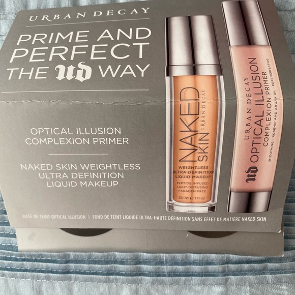 Urban decay optical illusion primer and naked skin weightless foundation sample - Picture 1 of 3